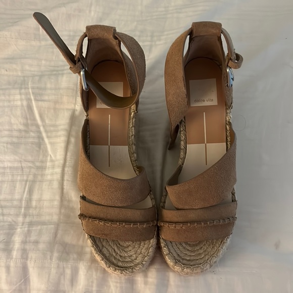 Beautiful never worn - Picture 1 of 3